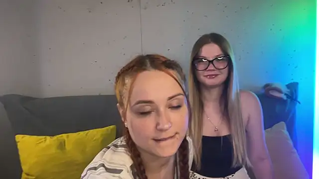 Snapshot of __2sya__ chatting on January 20, 2:03 pm   2sya   online show from January 20, 2:03 pm