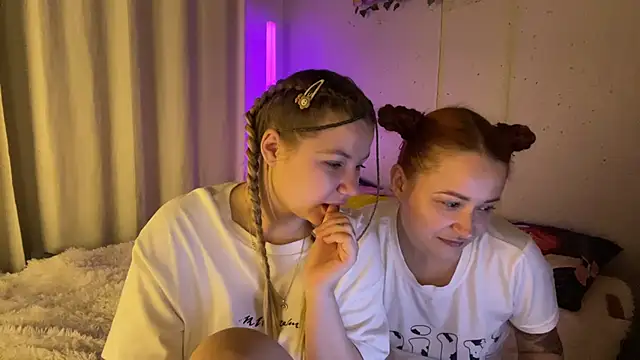 Snapshot of __2sya__ chatting on March 2, 10:34 pm   2sya   online show from March 2, 10:34 pm