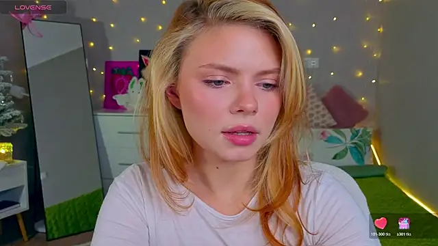 Red  Candy online show from December 17, 12:43 pm