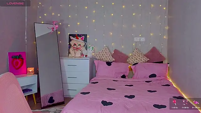 Red  Candy online show from February 10, 1:32 pm