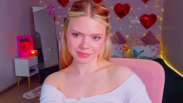 Red  Candy online show from March 13, 3:17 pm
