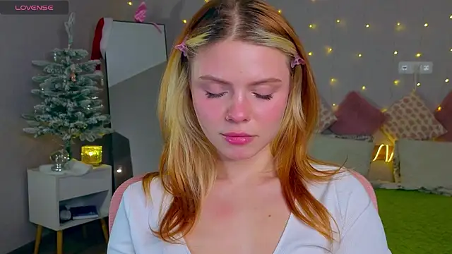 Red  Candy online show from January 10, 2:56 pm