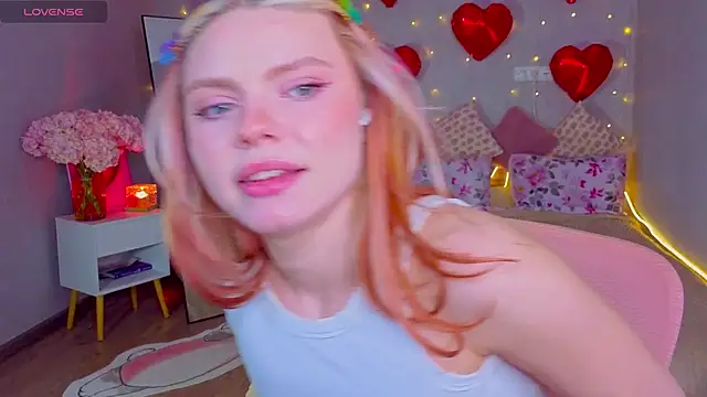 Red  Candy online show from February 20, 5:15 pm