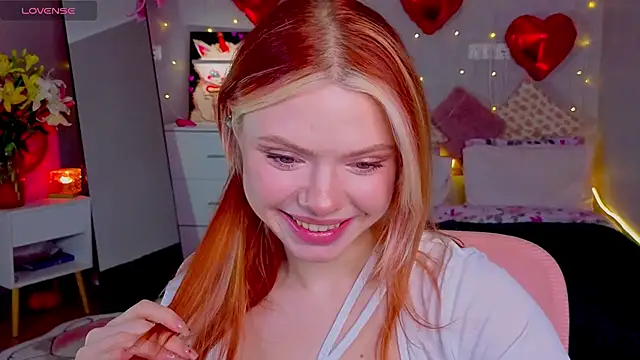 Red  Candy online show from February 17, 3:31 pm