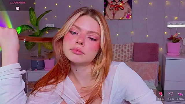 Red  Candy online show from April 9, 1:17 pm
