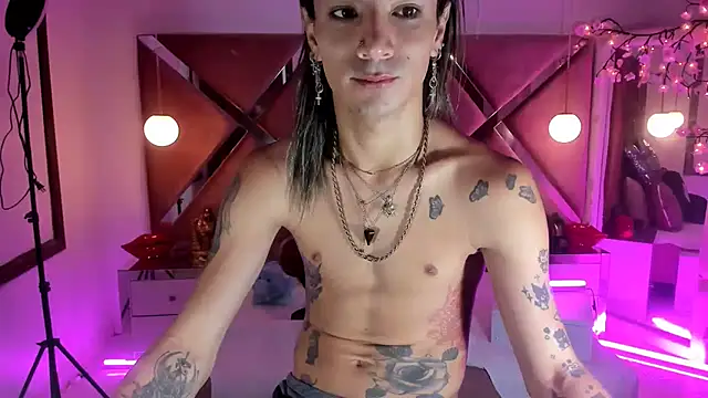 Snapshot of georgie_latin99 chatting on October 28, 12:15 pm georgie latin99 online show from October 28, 12:15 pm