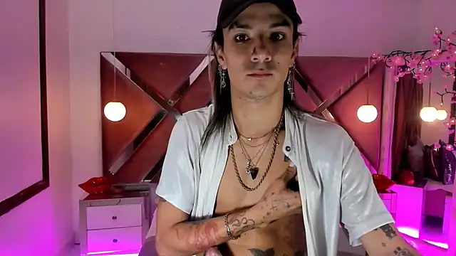 Snapshot of georgie_latin99 chatting on September 13, 2:17 pm georgie latin99 online show from September 13, 2:17 pm