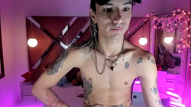 Snapshot of georgie_latin99 chatting on October 31, 12:57 pm georgie latin99 online show from October 31, 12:57 pm