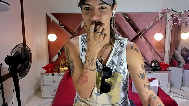 Snapshot of georgie_latin99 chatting on October 22, 12:26 pm georgie latin99 online show from October 22, 12:26 pm