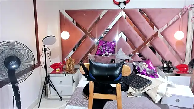 Snapshot of georgie_latin99 chatting on November 26, 12:27 pm georgie latin99 online show from November 26, 12:27 pm