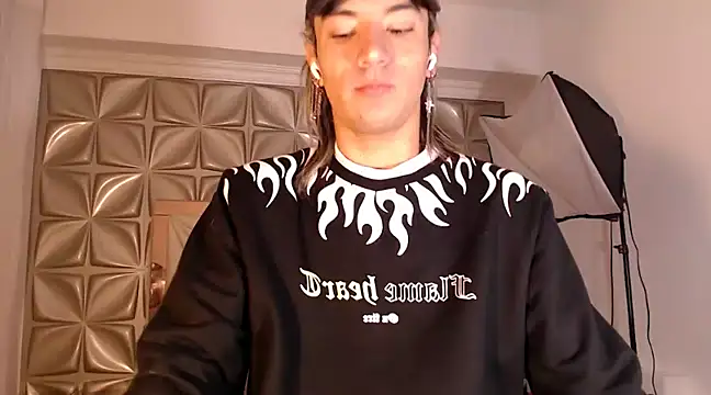 Snapshot of georgie_latin99 chatting on March 7, 12:01 pm georgie latin99 online show from March 7, 12:01 pm