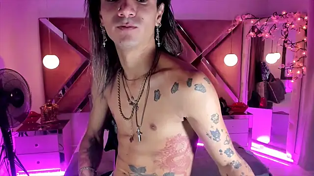 Snapshot of georgie_latin99 chatting on November 28, 7:03 pm georgie latin99 online show from November 28, 7:03 pm