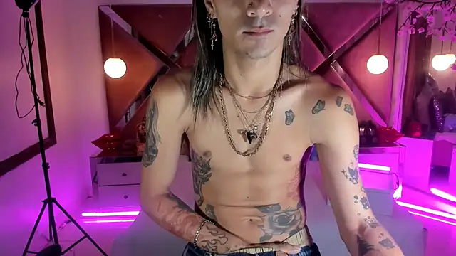 Snapshot of georgie_latin99 chatting on October 29, 12:37 pm georgie latin99 online show from October 29, 12:37 pm