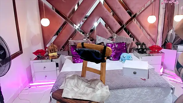 Snapshot of georgie_latin99 chatting on November 20, 3:23 pm georgie latin99 online show from November 20, 3:23 pm