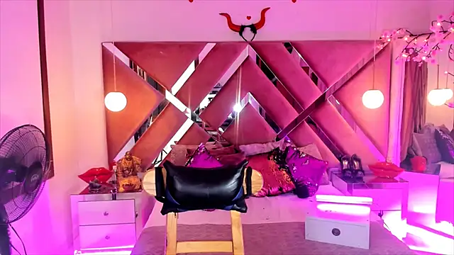 Snapshot of georgie_latin99 chatting on November 21, 2:27 pm georgie latin99 online show from November 21, 2:27 pm