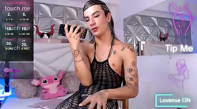 Snapshot of georgie_latin99 chatting on February 25, 7:38 pm georgie latin99 online show from February 25, 7:38 pm