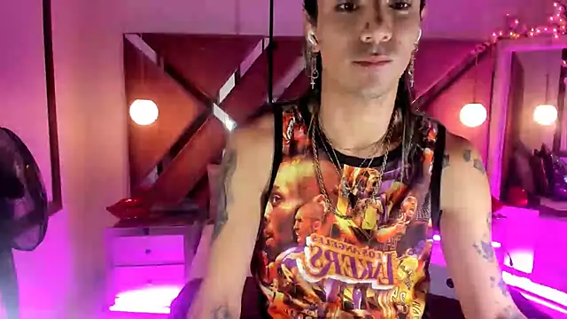 Snapshot of georgie_latin99 chatting on September 24, 12:44 pm georgie latin99 online show from September 24, 12:44 pm