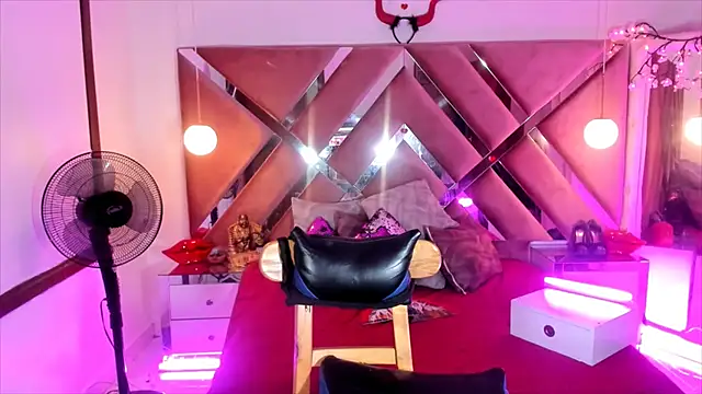 Snapshot of georgie_latin99 chatting on October 25, 3:01 pm georgie latin99 online show from October 25, 3:01 pm