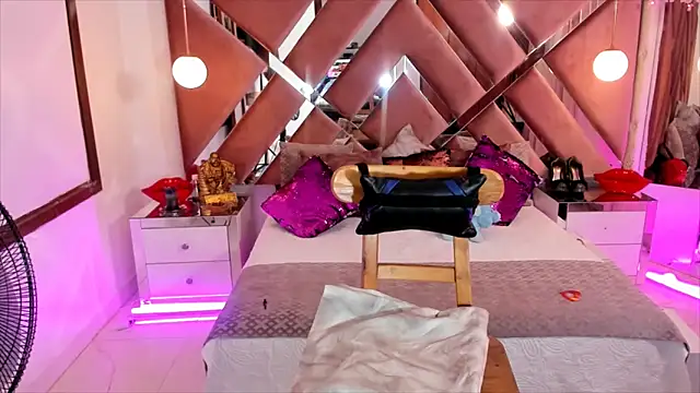 Snapshot of georgie_latin99 chatting on November 18, 4:43 pm georgie latin99 online show from November 18, 4:43 pm