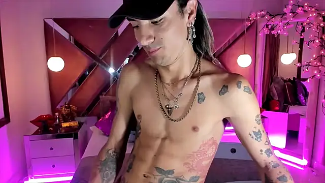 Snapshot of georgie_latin99 chatting on November 17, 3:16 pm georgie latin99 online show from November 17, 3:16 pm