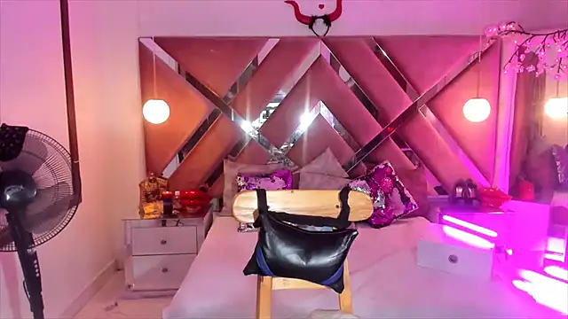 Snapshot of georgie_latin99 chatting on November 13, 3:38 pm georgie latin99 online show from November 13, 3:38 pm