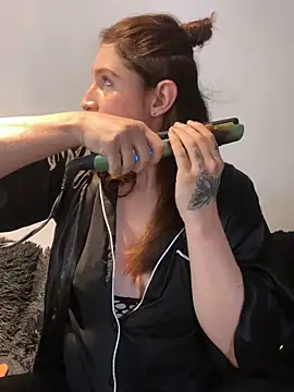 Snapshot of kamel-ayesha chatting on December 1, 5:47 pm kamel-ayesha online show from December 1, 5:47 pm