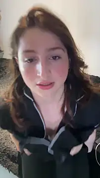 Snapshot of kamel-ayesha chatting on December 14, 2:33 pm kamel-ayesha online show from December 14, 2:33 pm