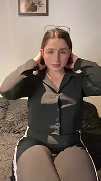 Snapshot of kamel-ayesha chatting on November 5, 8:01 pm kamel-ayesha online show from November 5, 8:01 pm