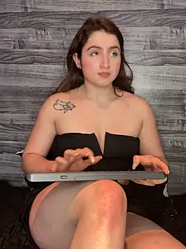 Snapshot of kamel-ayesha chatting on March 20, 6:09 pm kamel-ayesha online show from March 20, 6:09 pm