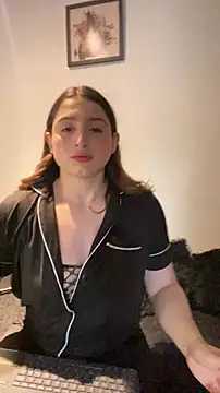 Snapshot of kamel-ayesha chatting on November 15, 2:21 pm kamel-ayesha online show from November 15, 2:21 pm