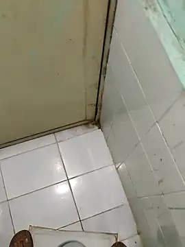 Snapshot of William390 chatting on December 8, 1:08 am William390 online show from December 8, 1:08 am