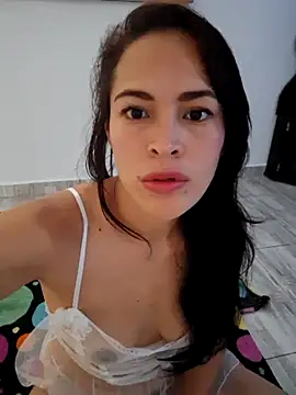 Snapshot of Sara_P10 chatting on January 19, 10:17 pm Sara P10 online show from January 19, 10:17 pm