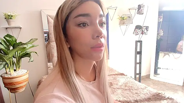 mariana cruzz online show from November 27, 2:50 pm