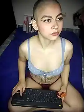 Bitsy Messy online show from January 14, 1:58 am