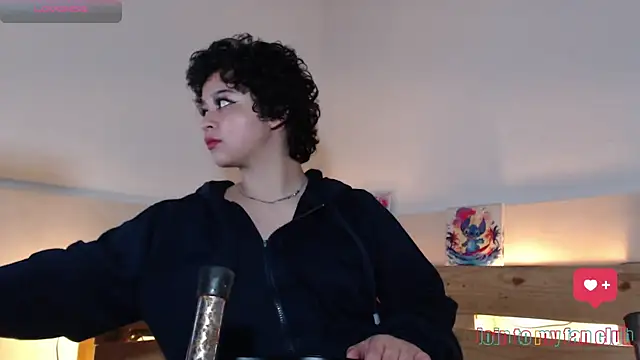 Bitsy Messy online show from October 17, 8:43 pm