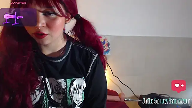 Snapshot of Bitsy_Messy chatting on November 12, 7:01 am Bitsy Messy online show from November 12, 7:01 am