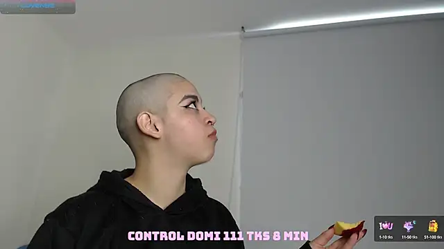 Snapshot of Bitsy_Messy chatting on January 24, 2:41 pm Bitsy Messy online show from January 24, 2:41 pm