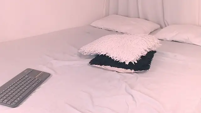 Snapshot of dilan_sp chatting on February 13, 3:07 am dilan sp online show from February 13, 3:07 am