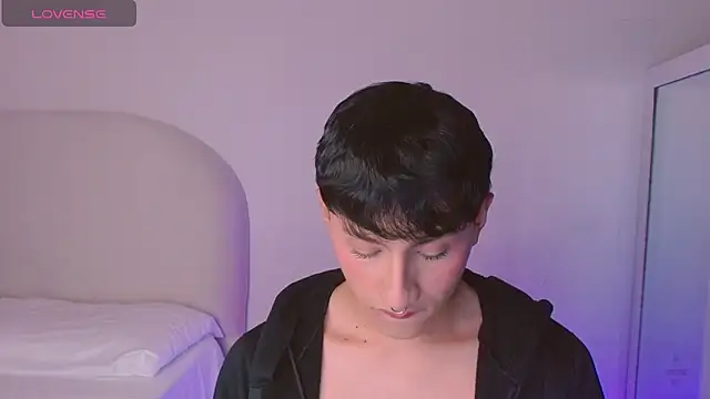 Snapshot of dilan_sp chatting on March 7, 2:36 am dilan sp online show from March 7, 2:36 am