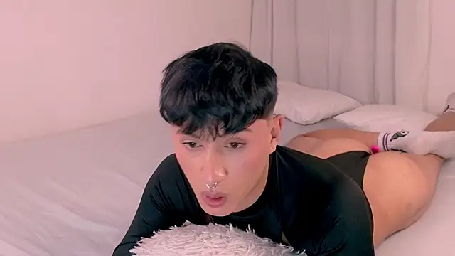 Snapshot of dilan_sp chatting on February 9, 11:57 pm dilan sp online show from February 9, 11:57 pm