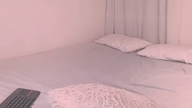 Snapshot of dilan_sp chatting on February 10, 3:03 am dilan sp online show from February 10, 3:03 am