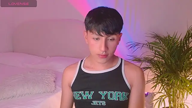 Snapshot of dilan_sp chatting on March 8, 1:06 am dilan sp online show from March 8, 1:06 am