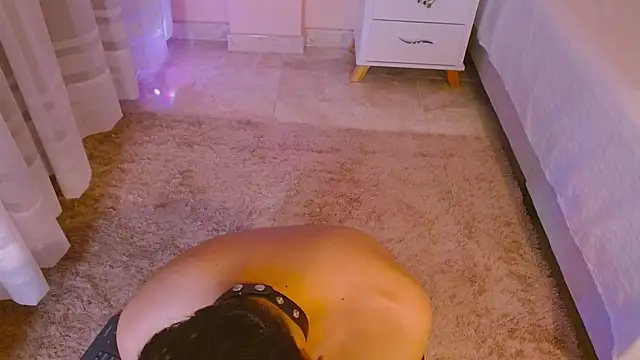 Snapshot of dilan_sp chatting on October 8, 1:18 am dilan sp online show from October 8, 1:18 am