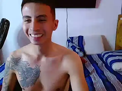 Snapshot of Velk_hot chatting on June 6, 1:16 pm Velk hot online show from June 6, 1:16 pm