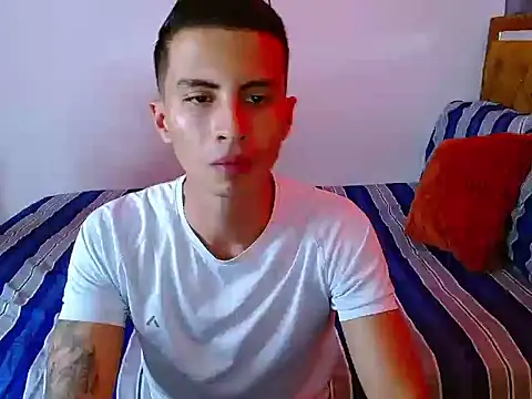 Snapshot of Velk_hot chatting on June 5, 6:35 pm Velk hot online show from June 5, 6:35 pm