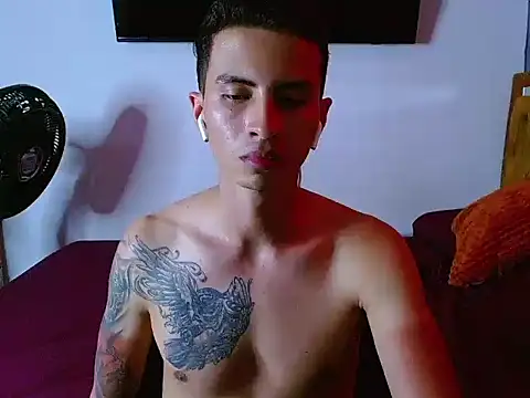 Snapshot of Velk_hot chatting on June 11, 10:07 pm Velk hot online show from June 11, 10:07 pm