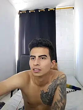 Snapshot of Velk_hot chatting on December 6, 8:45 pm Velk hot online show from December 6, 8:45 pm