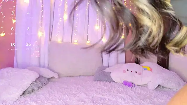 Zafiiro Blue online show from December 5, 1:31 am