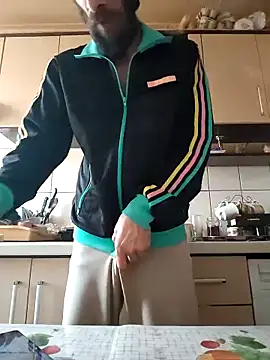 Snapshot of vulpe8400 chatting on March 2, 10:47 am vulpe8400 online show from March 2, 10:47 am