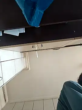 Snapshot of vulpe8400 chatting on October 11, 6:25 am vulpe8400 online show from October 11, 6:25 am